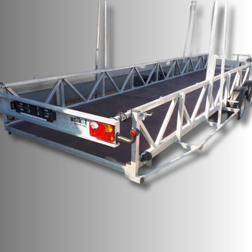 Prívesný vozík na prevoz bazénov