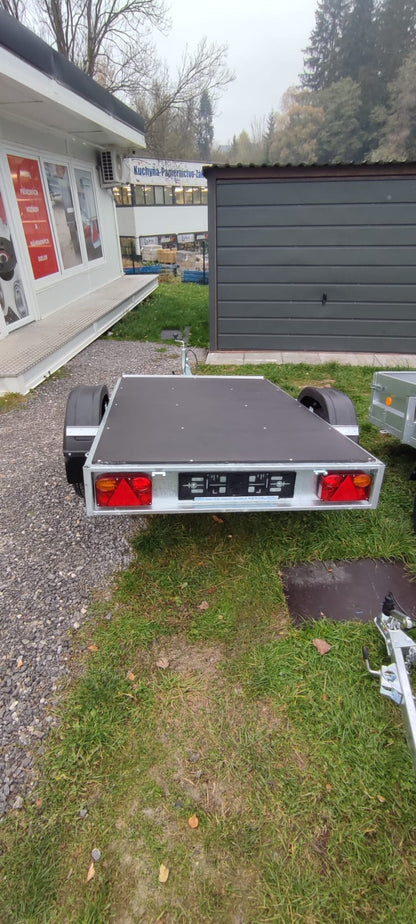 Prívesný vozík s odnímateľnými bočnicami