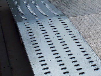 Podlaha pre autoprepravník