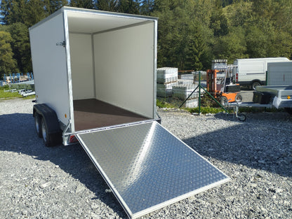 Skriňový prívesný vozík