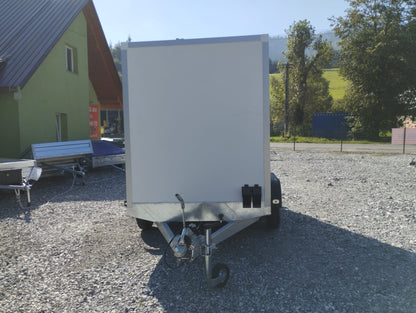 Skriňový prívesný vozík