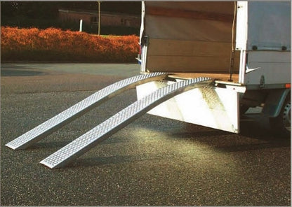 Nájazdové lyžiny 400 kg 1,5 m lomené