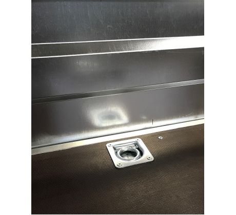 Podlahové oko pre prívesný vozík