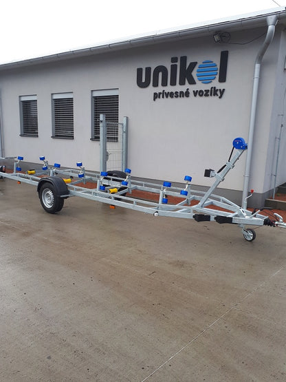 Prívesný vozík 2500 x 6000 prepravník lodí 1300 kg