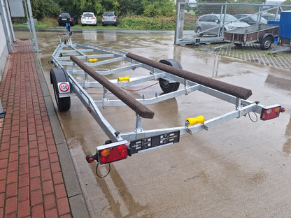 Prívesný vozík 2500 x 6000 prepravník lodí 1300 kg