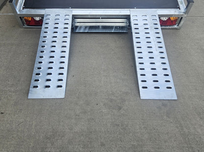 Prívesný vozík brzdený dvojnápravový výklopný hydraulický 3500kg 2100x4500