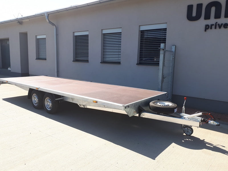 Prívesný vozík plato s kolesami pod plochou