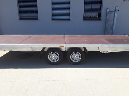 Prívesný vozík plato s kolesami pod plochou