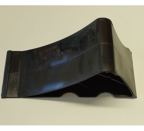 Zakladací klin pod koleso prívesného vozíka