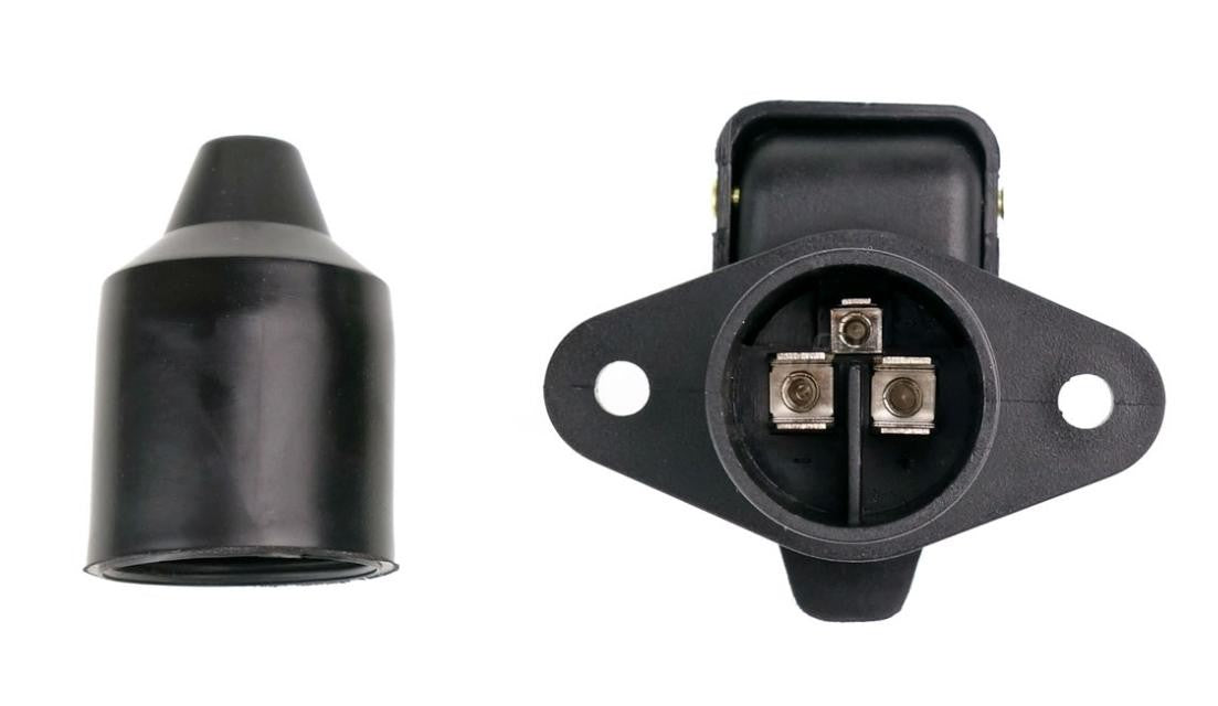 zasuvka_pre_prives_3_pin